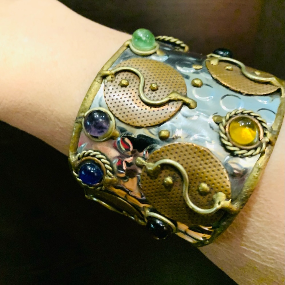 Silverplated wide metal cuff bracelet acrylic stones Ancient Roman style M-L